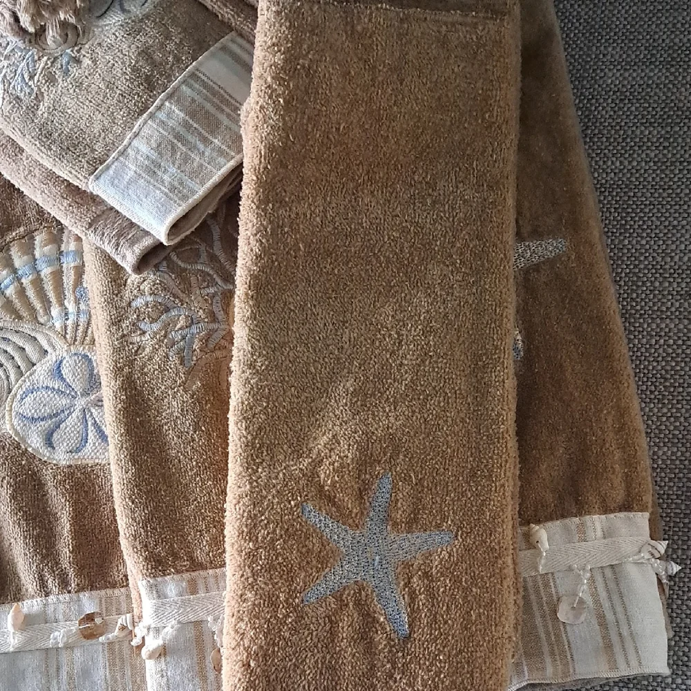 Avanti Coastal Brown and Blue Towel Set